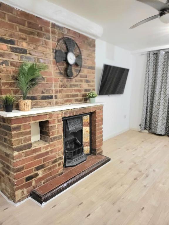 Apartamento Three Bed Flat In Mile End Londres